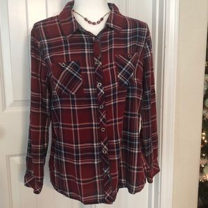 Women’s lightweight button down shirt